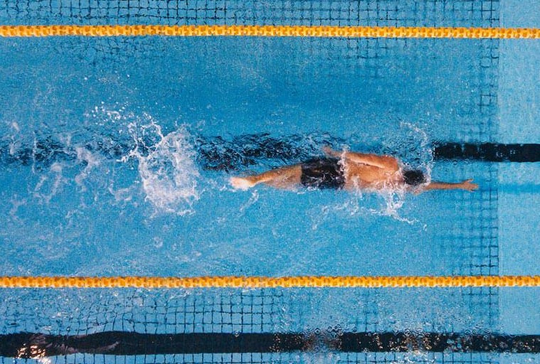 corsi nuoto libero