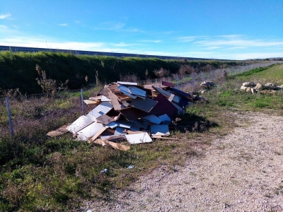 Operazione Matera pulita, bonificati 15 siti di smaltimento abusivi: raccolti 250 quintali di rifiuti speciali abbandonati