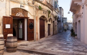 Riqualificazione della pavimentazione nel centro storico. Si inizia da via delle Beccherie. Aggiornamenti sulla percorribilità delle strade