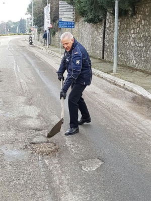 Intervento Polizia locale in via Giglio